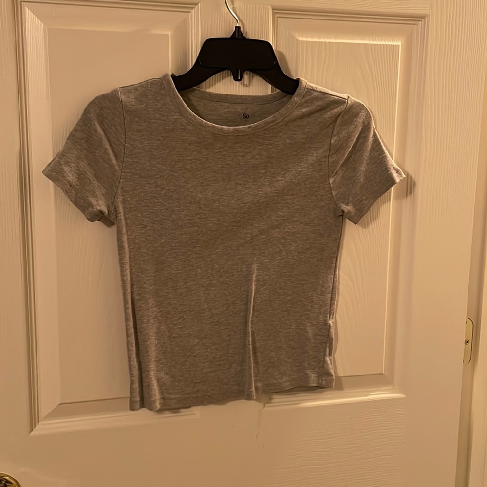 Grey tee